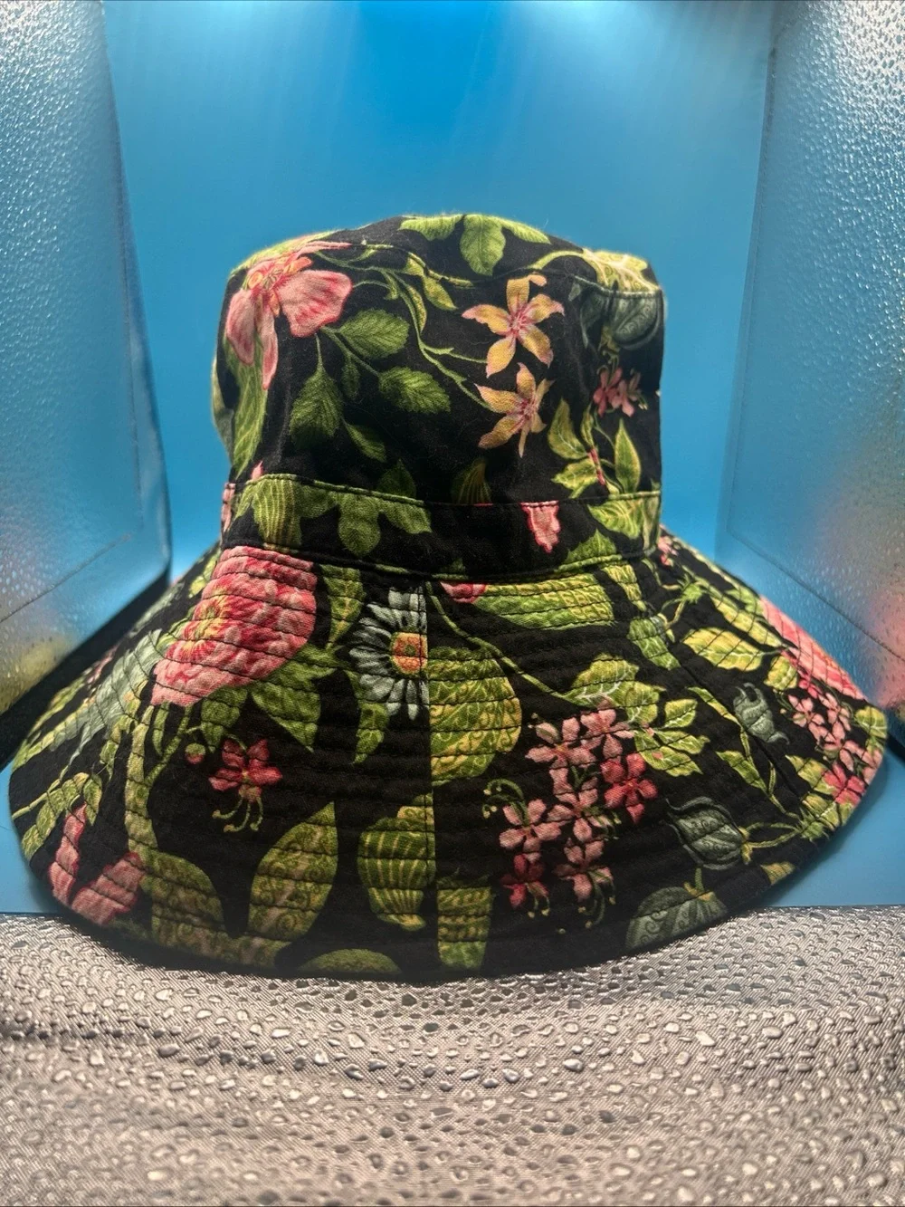 Vera Bradley - Floral Reversible Green Quilted Bucket Hat